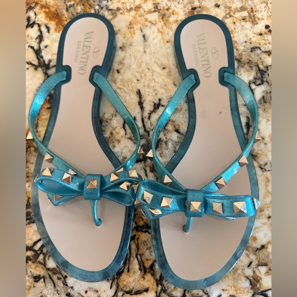 Valentino Garavani Metallic jelly blue/Teal Bow Stud Sandals